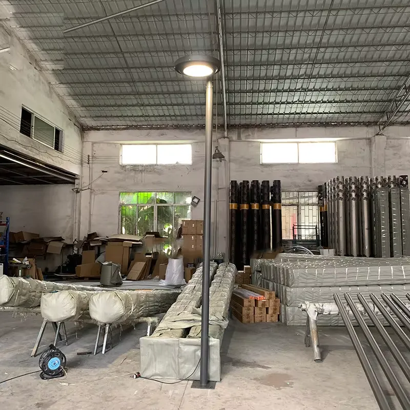 مصباح حديقة LED مع عمود فولاذي - مراجعة Outdoor Lighting Poles وسعره