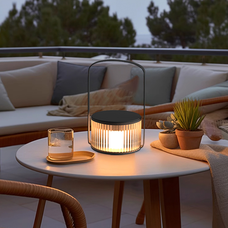 شحن خارجي محمول ضوء محيط يعمل  - مراجعة Outdoor Lighting Waterproof وسعره